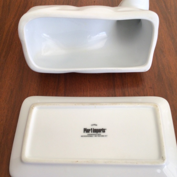 White Butter Dish with Cow Lid - Picture 4 of 4